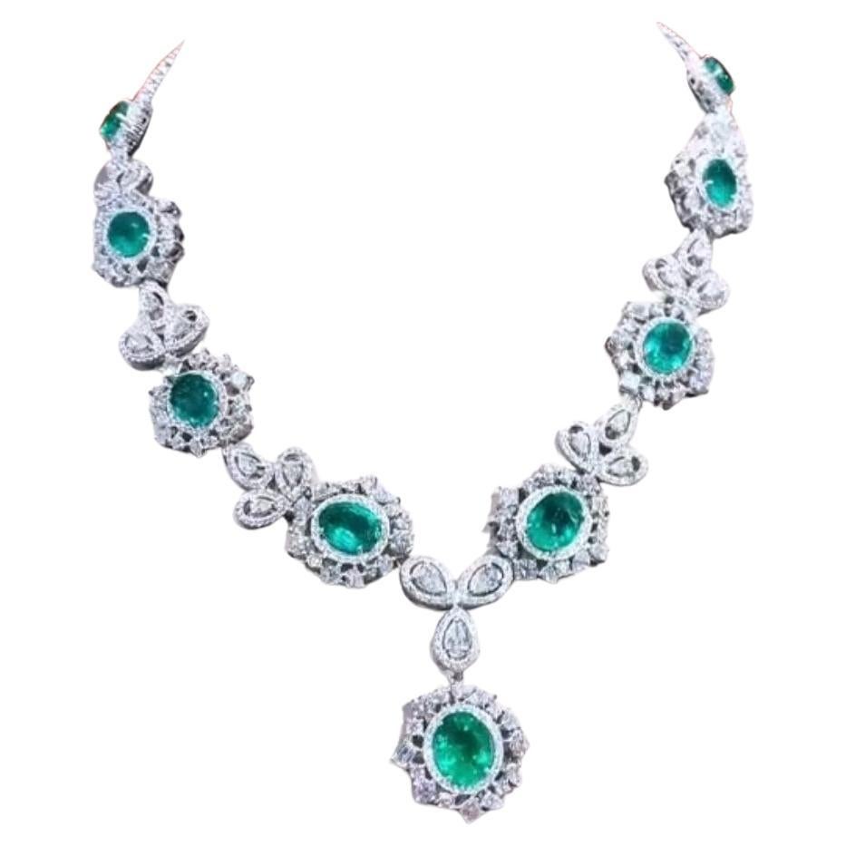 AIG Certified 27.00 Carat Zambian Emeralds  21.00 Ct Diamonds 18k Gold Necklace  For Sale
