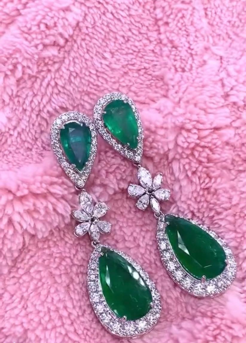 Taille poire Boucles d'oreilles avec émeraudes naturelles de Zambie de 27,00 carats et diamants de 6,50 carats certifiés AIG en vente