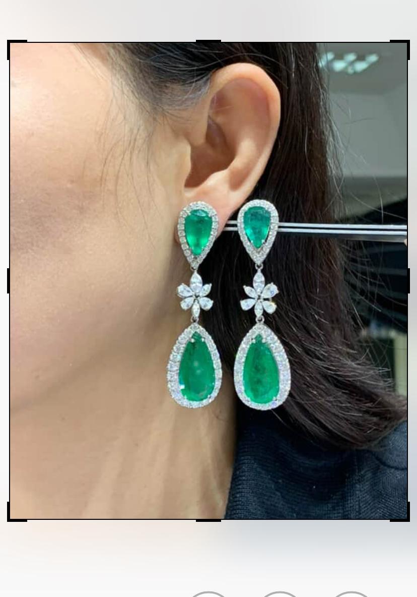 Boucles d'oreilles avec émeraudes naturelles de Zambie de 27,00 carats et diamants de 6,50 carats certifiés AIG Pour femmes en vente