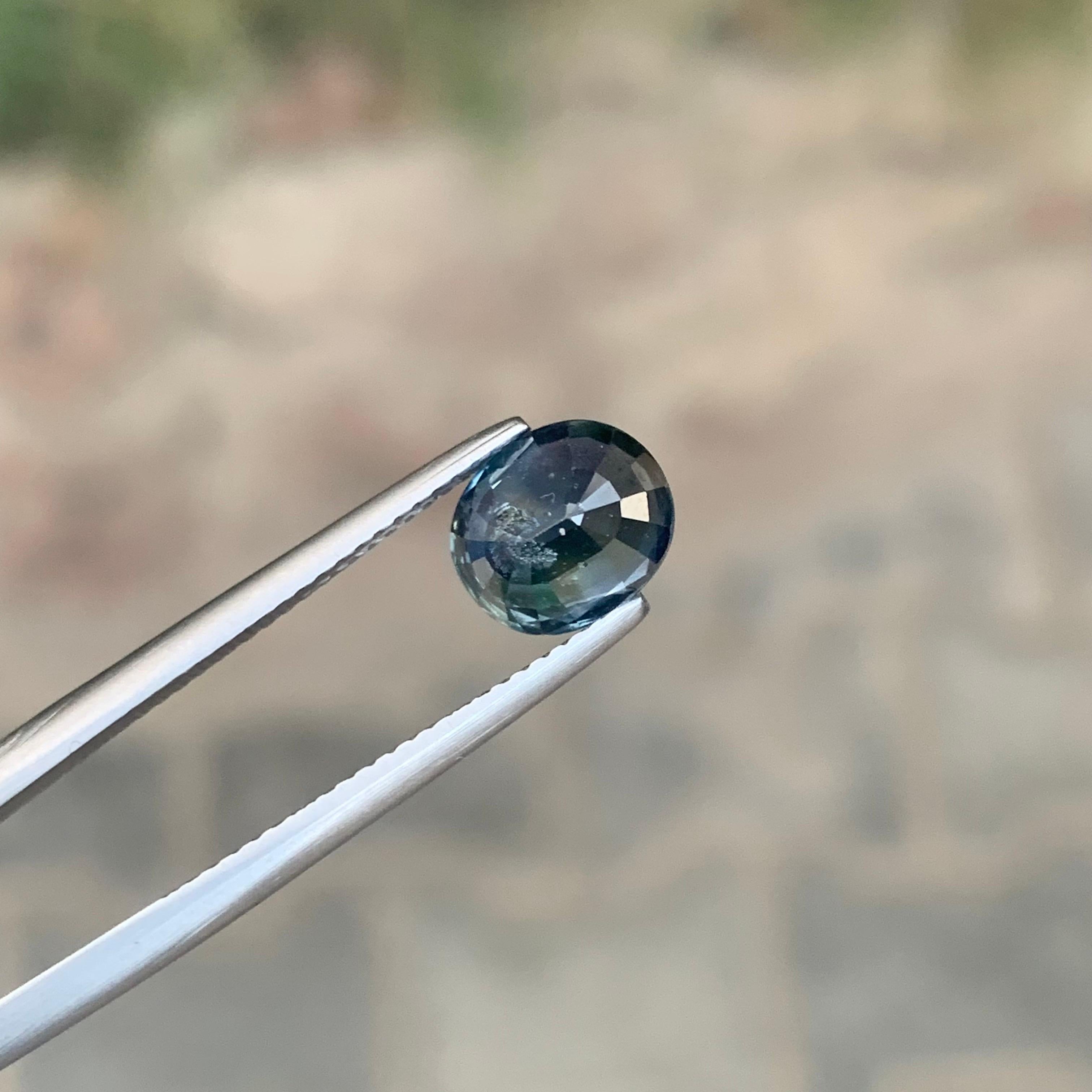 AIG Certified 2.73 Carat Natural Loose Sapphire Oval Shape Gemstone (pierre précieuse de forme ovale) Unisexe en vente