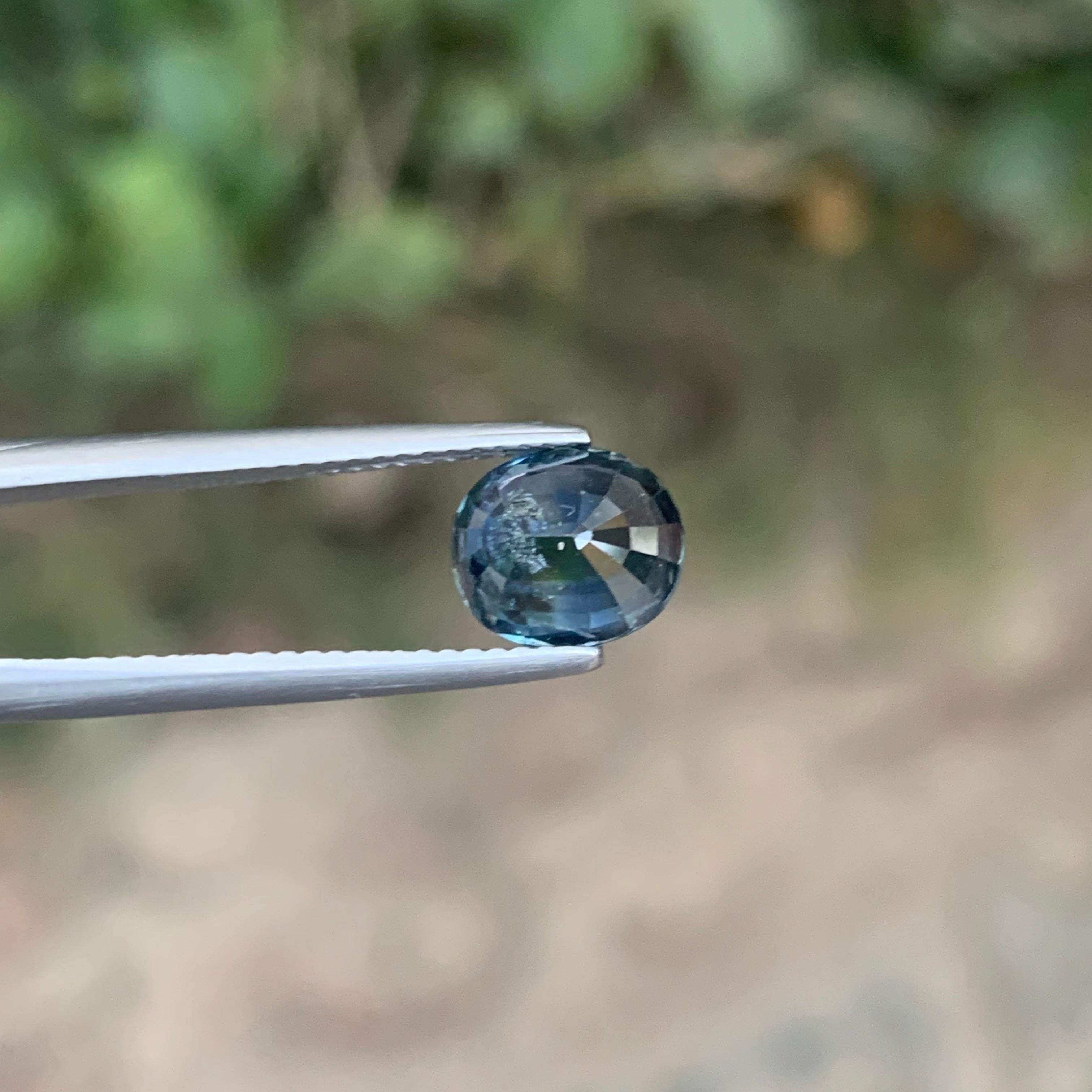 AIG Certified 2.73 Carat Natural Loose Sapphire Oval Shape Gemstone (pierre précieuse de forme ovale) en vente 2