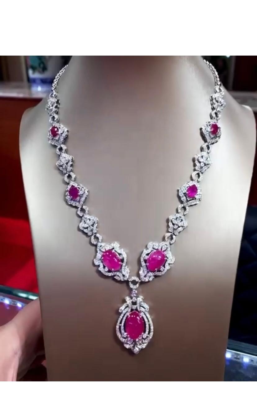 AIG Certified 27.33 Ct Burma Rubies  8.31 Ct Diamonds 18k Gold Necklace  In New Condition For Sale In Massafra, IT