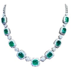 Collar de oro de 18 quilates con 27,82 quilates de esmeraldas de Zambia y 10,08 quilates de diamantes, certificado AIG