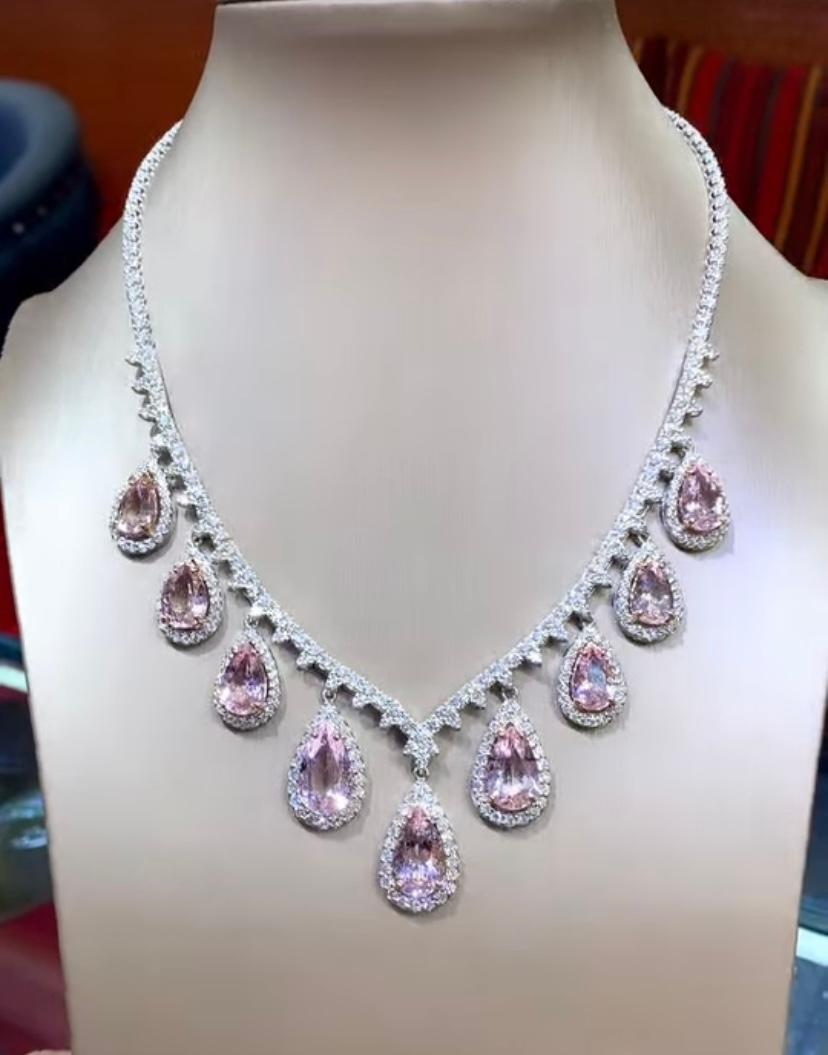 Women's AIG Certified 27.90 Carat Pink Morganite 15.00 Ct Diamonds 18K Gold Necklace For Sale