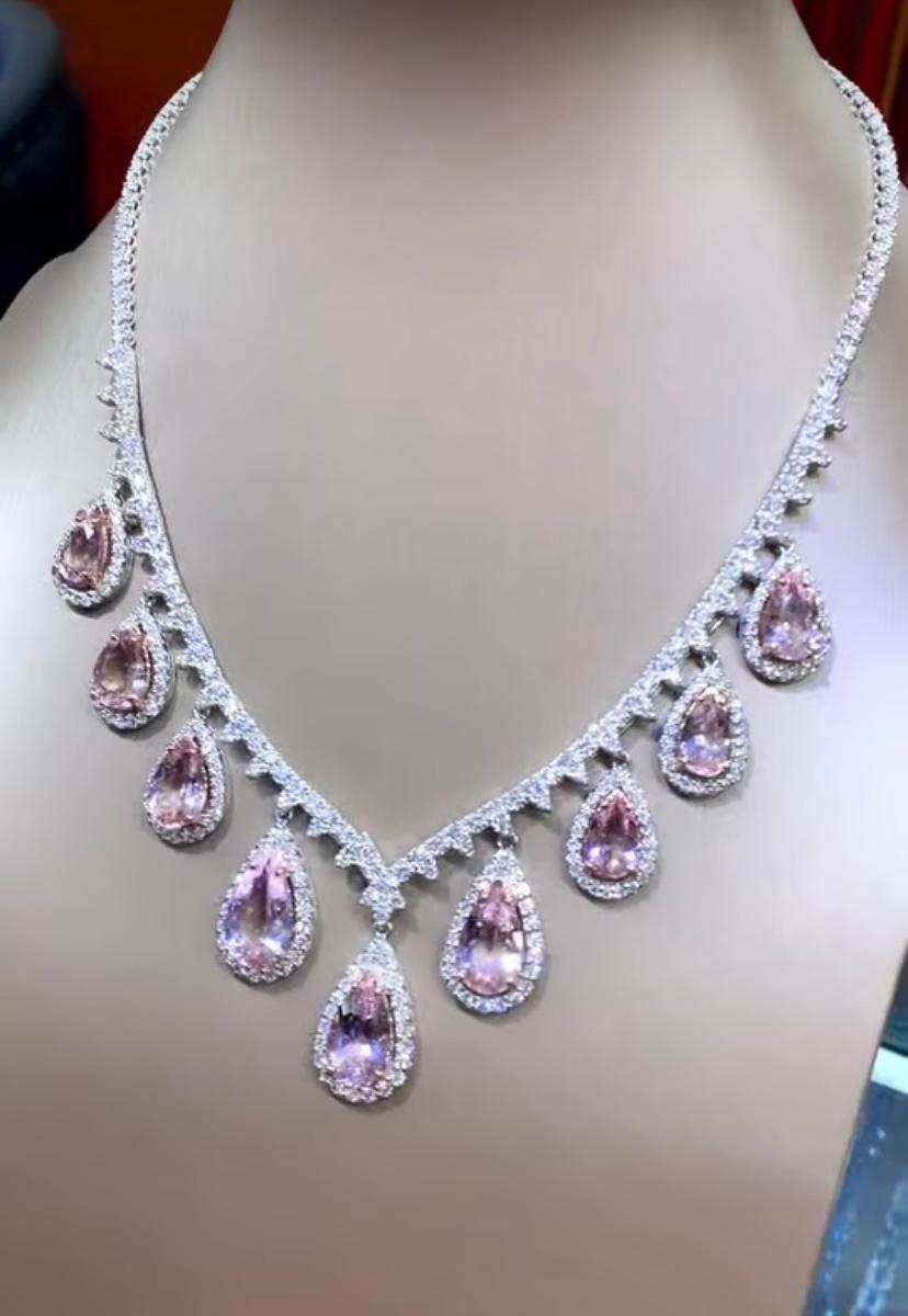 AIG Certified 27.90 Carat Pink Morganite 15.00 Ct Diamonds 18K Gold Necklace For Sale 2
