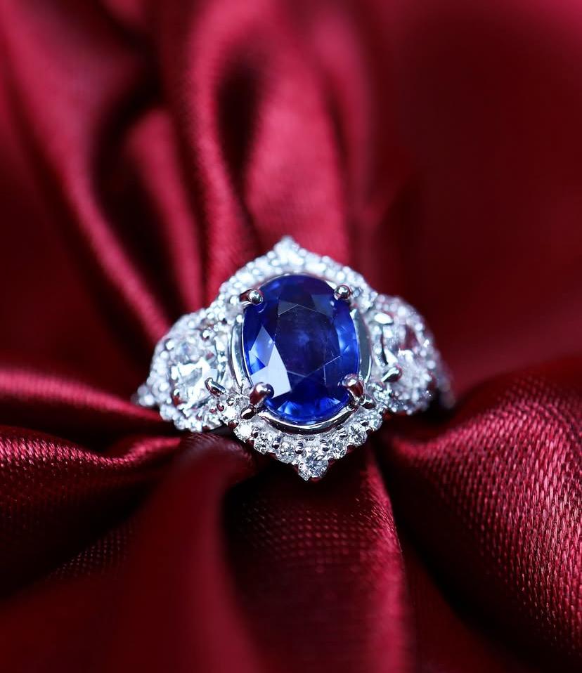 AIG zertifiziert 2,80 Karat Ceylon Saphir Diamanten 18K Gold Ring Damen im Angebot