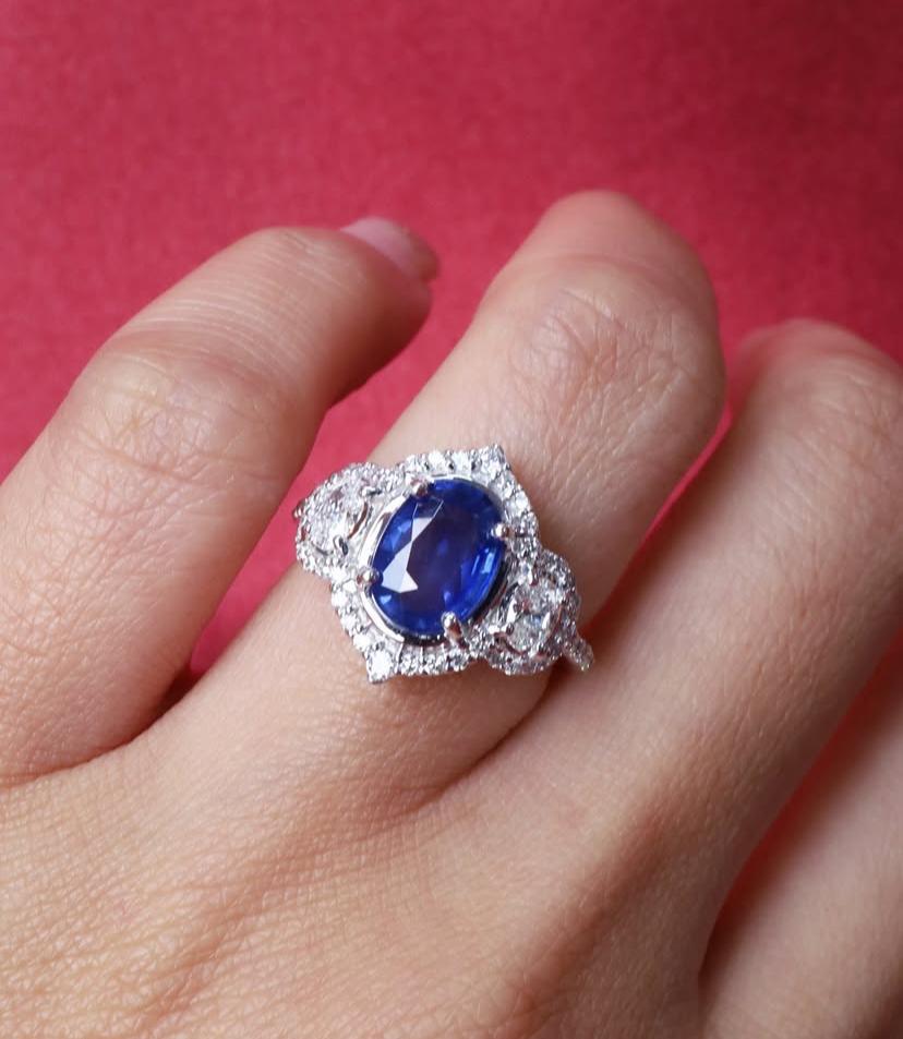 AIG zertifiziert 2,80 Karat Ceylon Saphir Diamanten 18K Gold Ring im Angebot 1