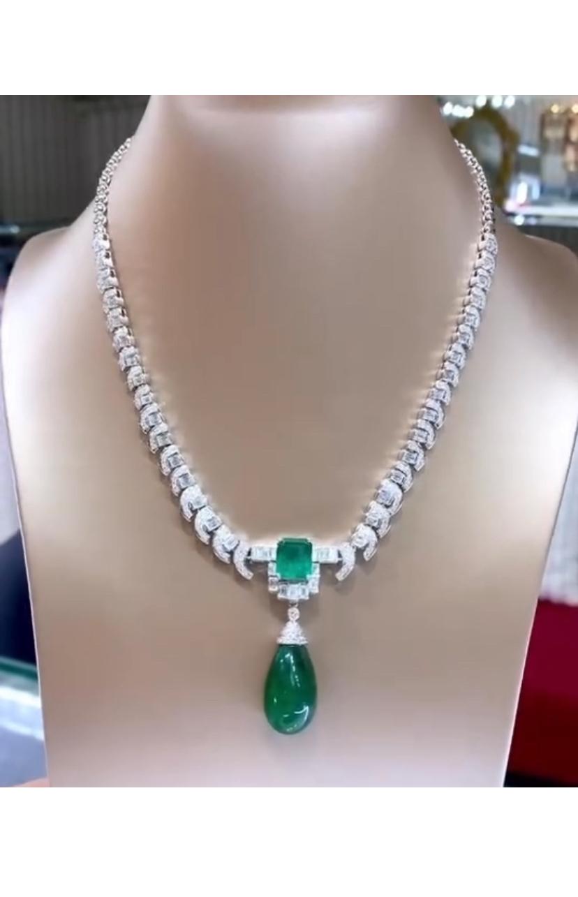 Women's AIG Certified 28.00 Ct Zambian Emeralds 7.80 Ct Diamonds 18K Gold Necklace For Sale