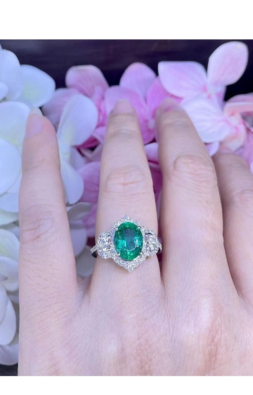 AIG Certified 2.82 Ct Zambian Emerald 1.00 Ct Diamonds 18k Gold Ring For Sale 6