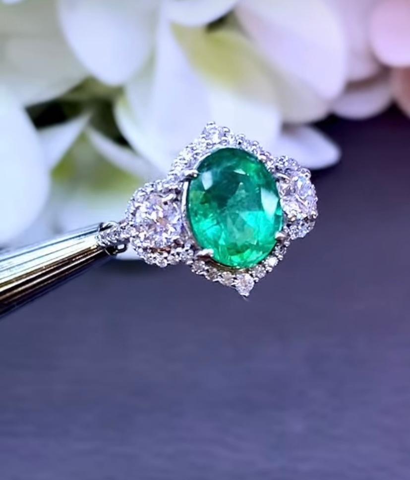 AIG Certified 2.82 Ct Zambian Emerald 1.00 Ct Diamonds 18k Gold Ring In New Condition For Sale In Massafra, IT