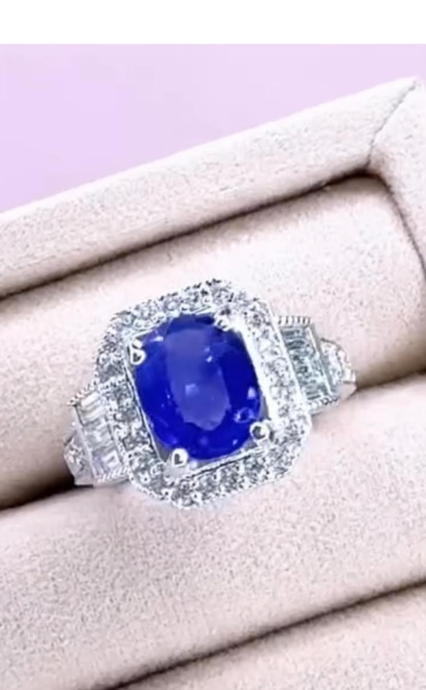 Taille mixte Bague en or 18 carats avec saphir de Ceylan certifié AIG de 2,90 carats et diamants de 1,30 carat en vente