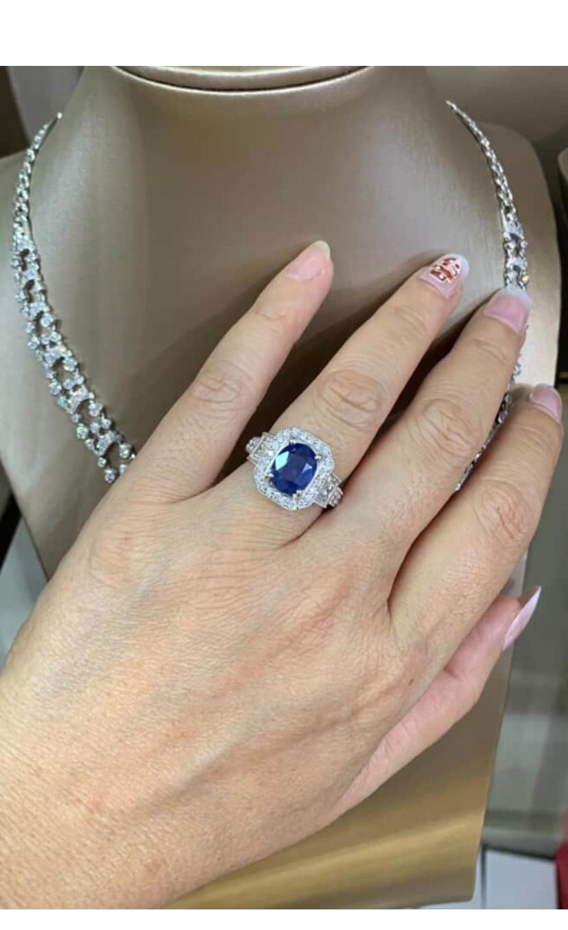 Bague en or 18 carats avec saphir de Ceylan certifié AIG de 2,90 carats et diamants de 1,30 carat en vente 3