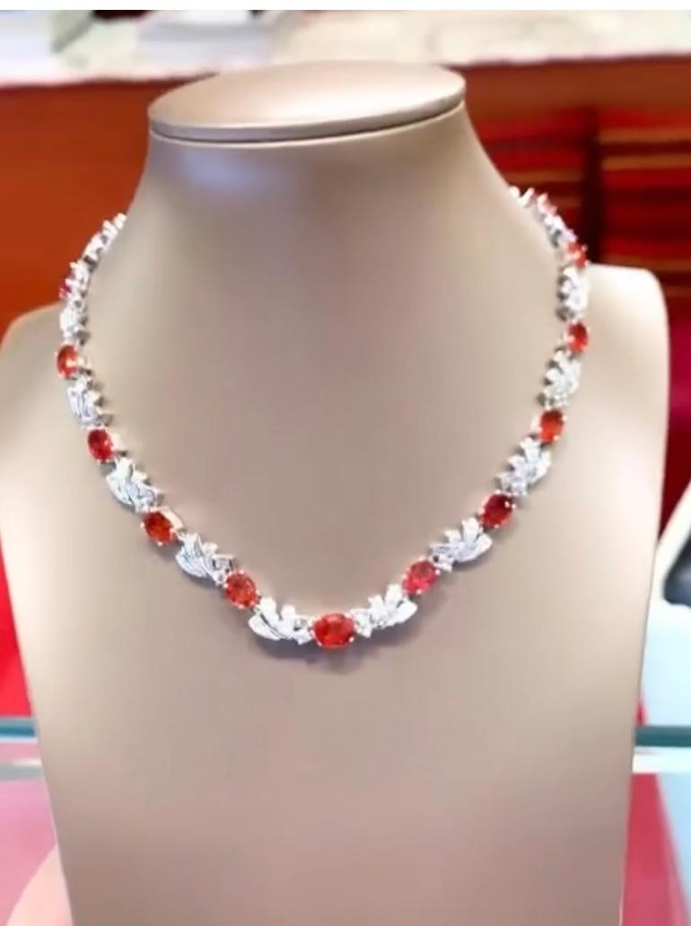AIG Certified 29.00 Carat Orange Sapphires  5 Carat Diamonds 18k Gold Necklace  In New Condition For Sale In Massafra, IT