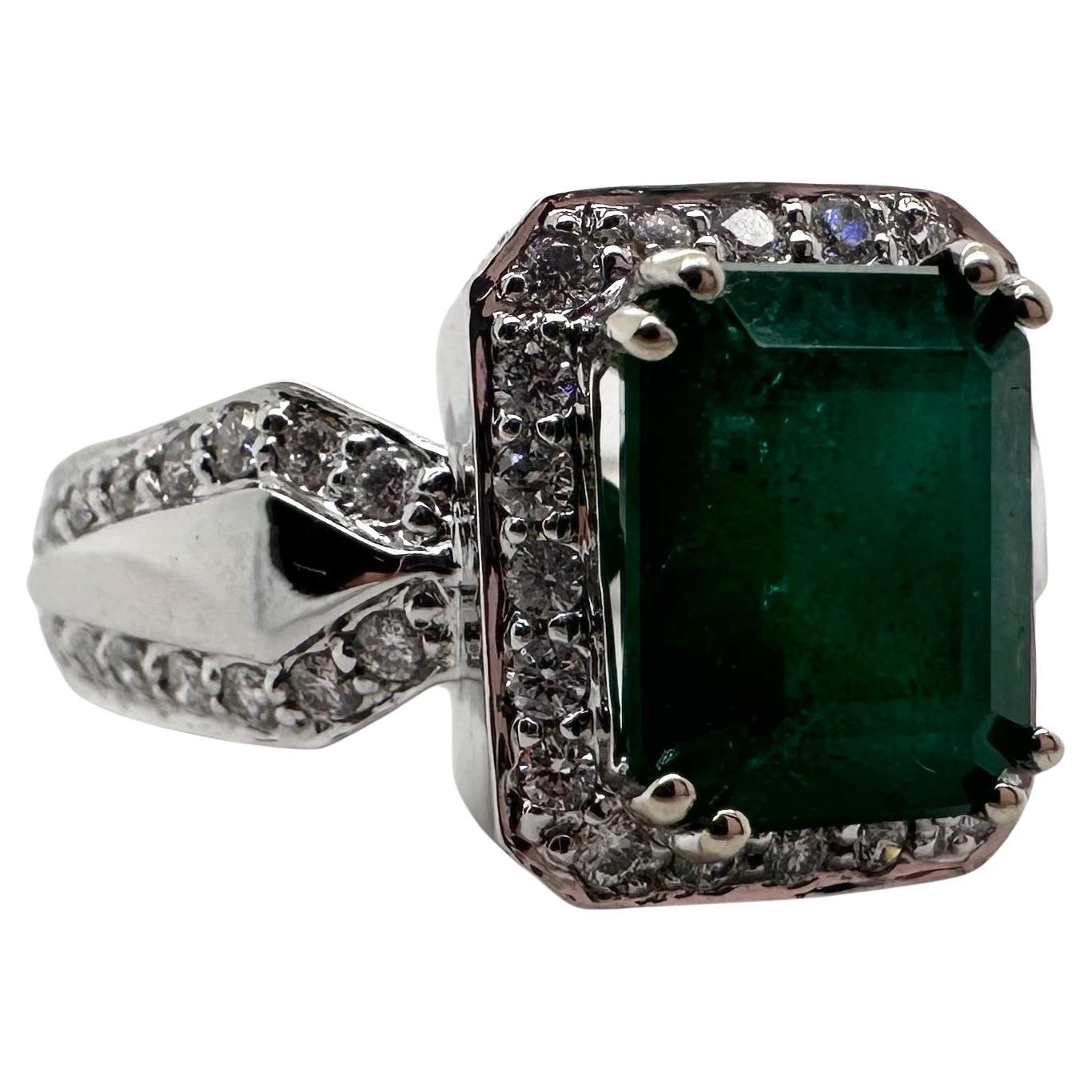 AIG certified 2.94ct Emerald Zambian diamond ring 14KT gold rare find! For Sale