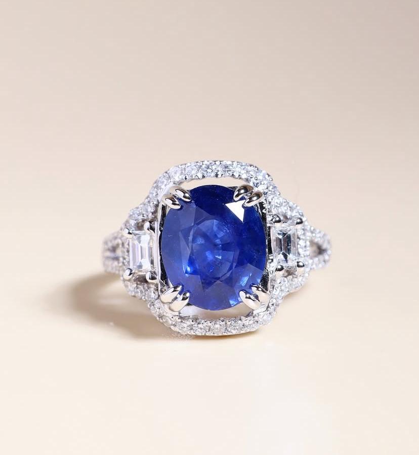 AIG zertifiziert 3,00 Karat Ceylon Saphir Diamant 18K Gold Ring im Angebot 2