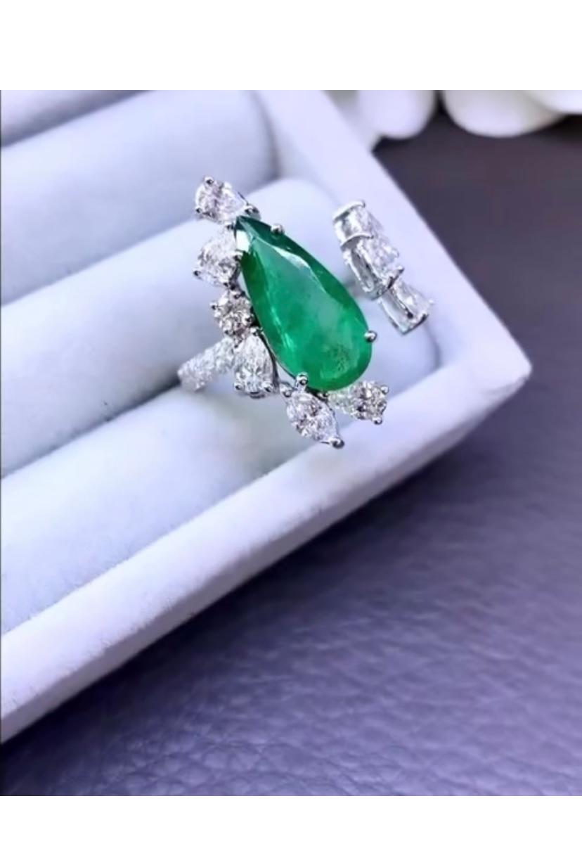 AIG-zertifizierter 3,00 Karat sambischer Smaragd  1,90 Karat Diamanten 18k Gold Ring im Angebot 2