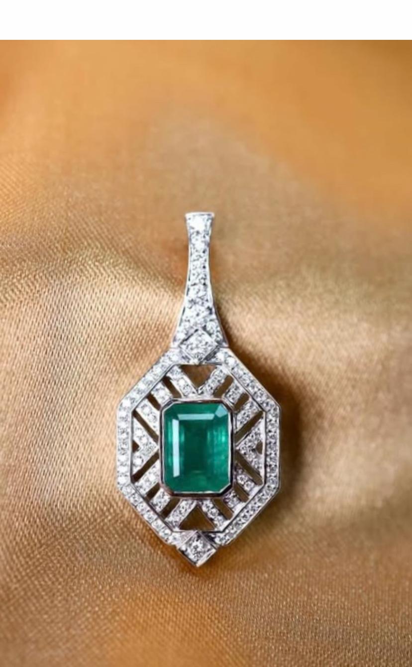 AIG Certified 3.00 Carats Zambian Emerald Diamonds 18K Gold Pendant In New Condition For Sale In Massafra, IT