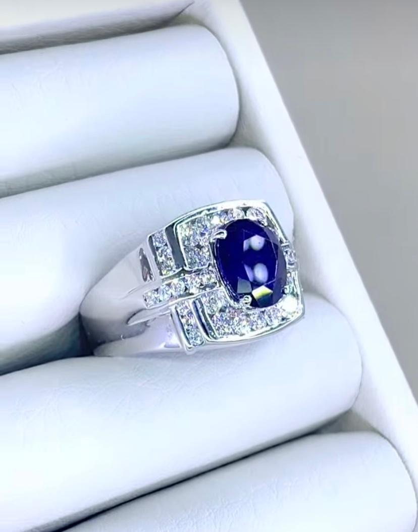 AIG Certified 3.00 Ceylon Sapphire Diamonds 18K Gold Unisex Ring In New Condition For Sale In Massafra, IT
