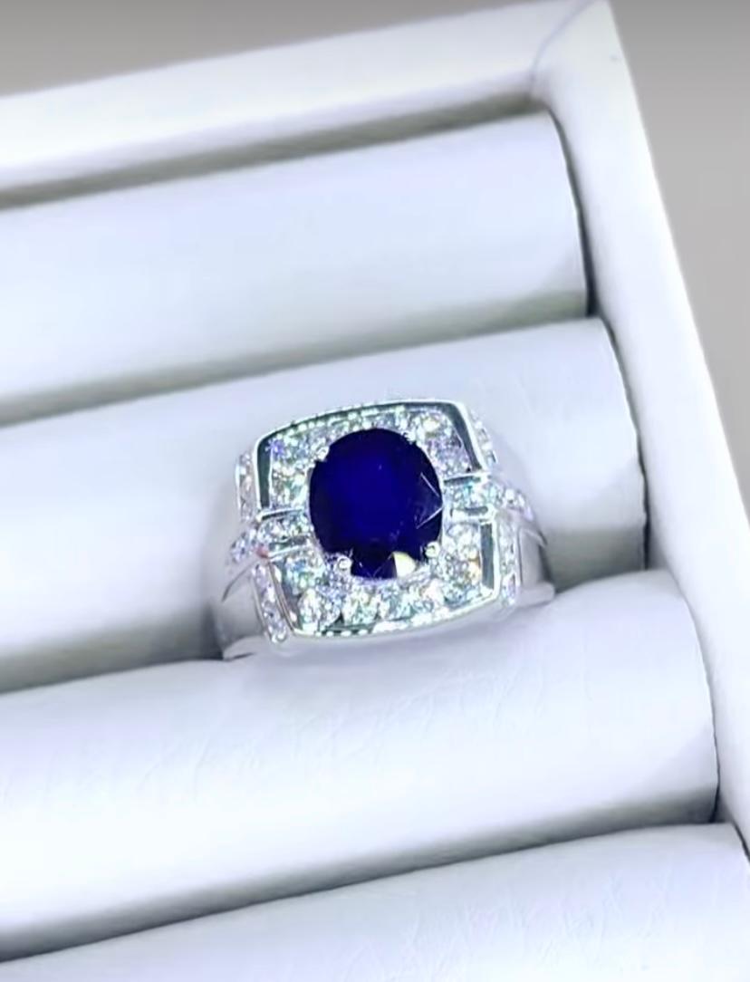 AIG Certified 3.00 Ceylon Sapphire Diamonds 18K Gold Unisex Ring For Sale 3