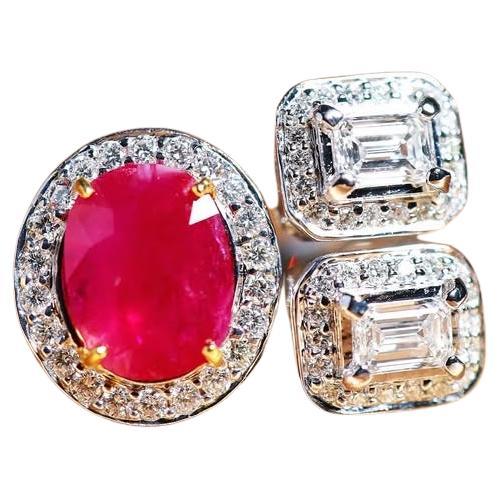 Anello in oro 18 carati con rubino di Birmania certificato AIG da 3,00 carati e diamanti certificati GIA da 1,00 carati in vendita