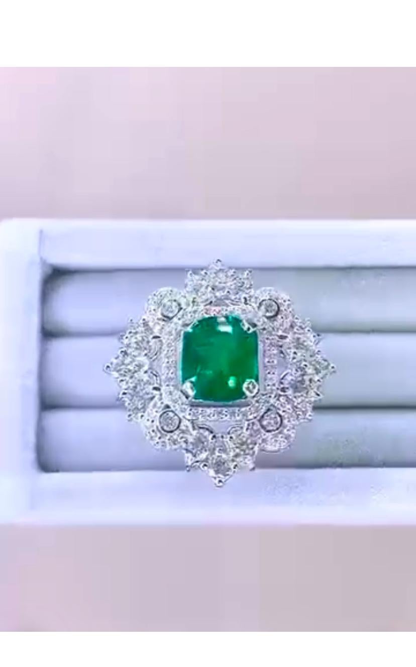 AIG Certified 3.00 Ct Zambian Emerald 2.40 Ct Diamonds 18K Gold Ring For Sale 1