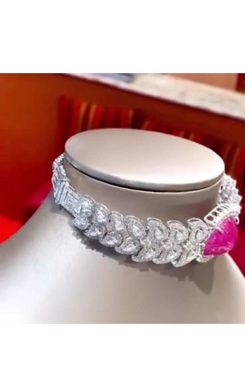 Taglio misto Rubino di Birmania certificato AIG da 30,00 carati e 11,00 carati di diamanti, girocollo/bracciale in oro 18 carati in vendita