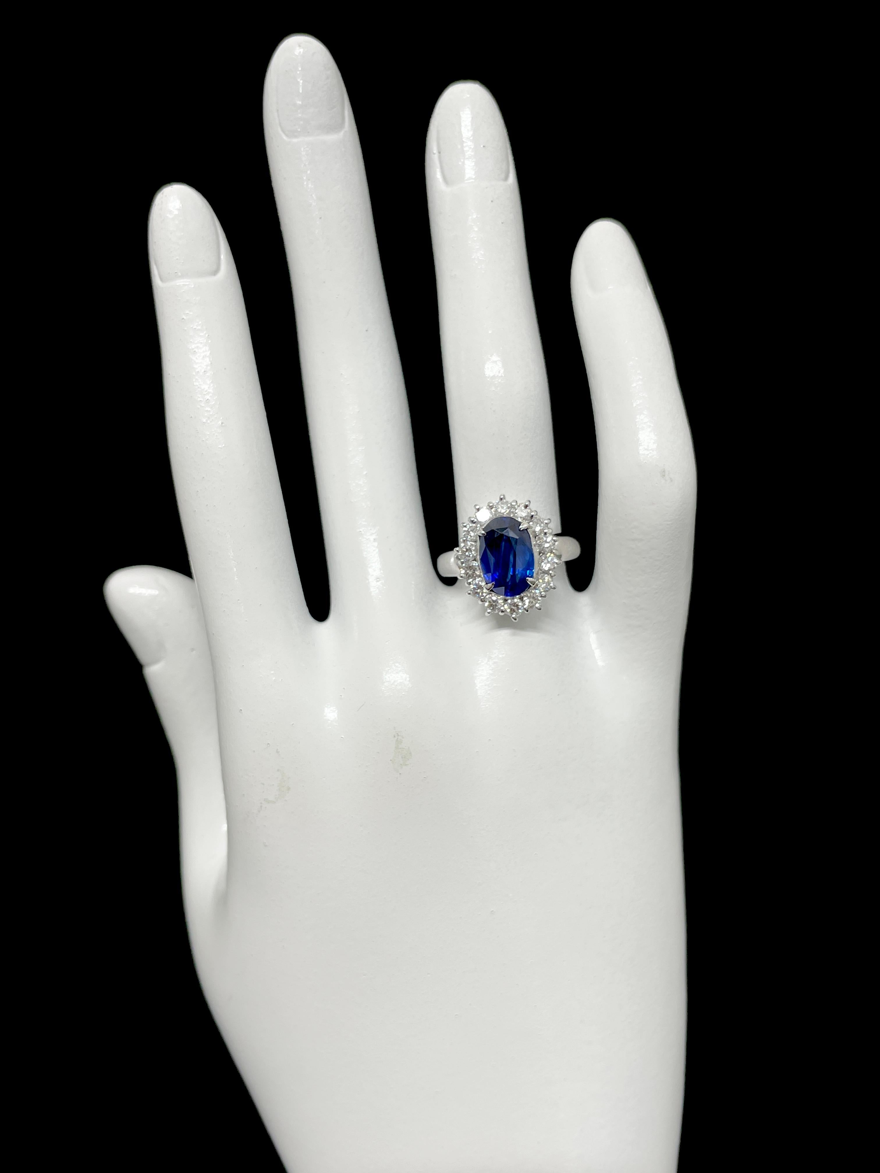 AIG Certified 3.11 Carat Natural Unheated Blue Sapphire Ring Set in Platinum 1