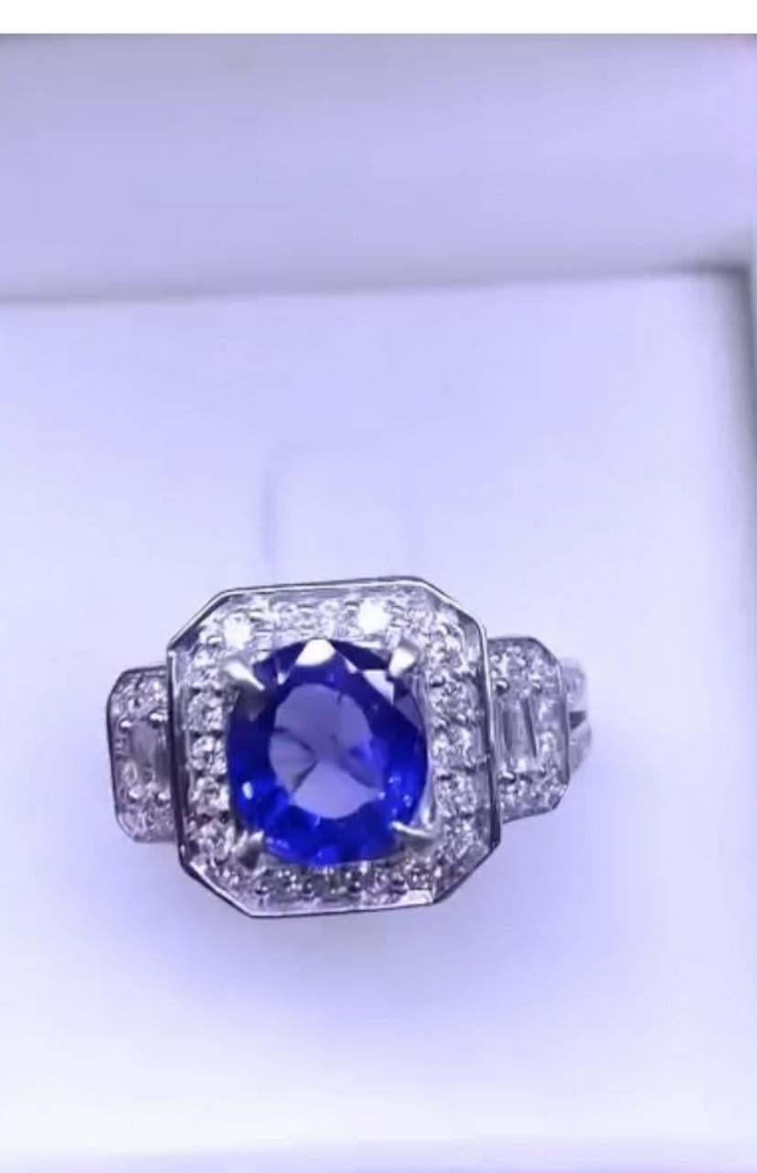 Women's or Men's AIG Certified 3.20 Carats Natural Ceylon Sapphire 1.30 Ct Diamonds 18K Gold Ring For Sale