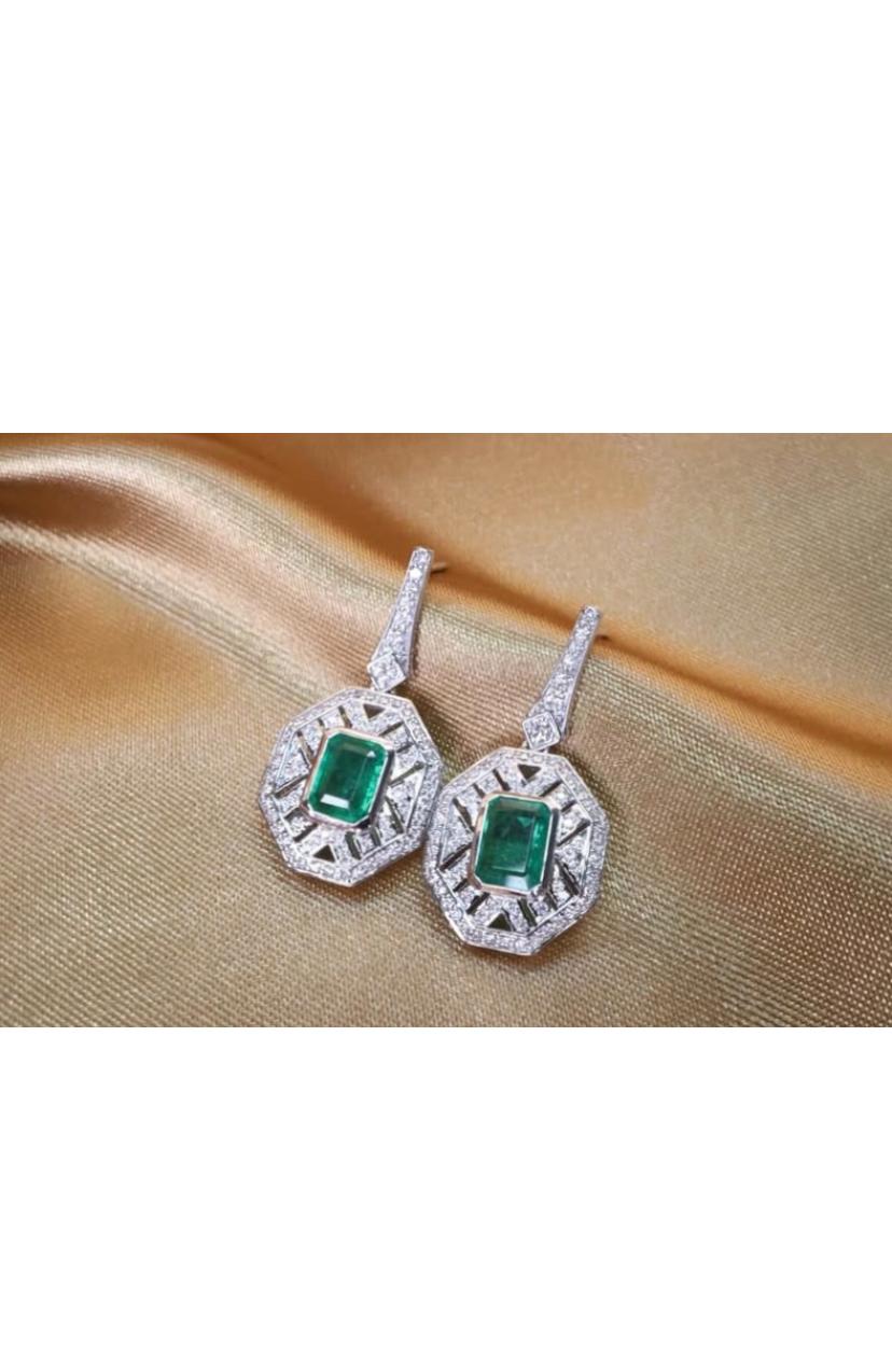 AIG zertifiziert 3,30 Karat sambische Smaragde Diamanten 18k Gold Ohrringe Damen im Angebot