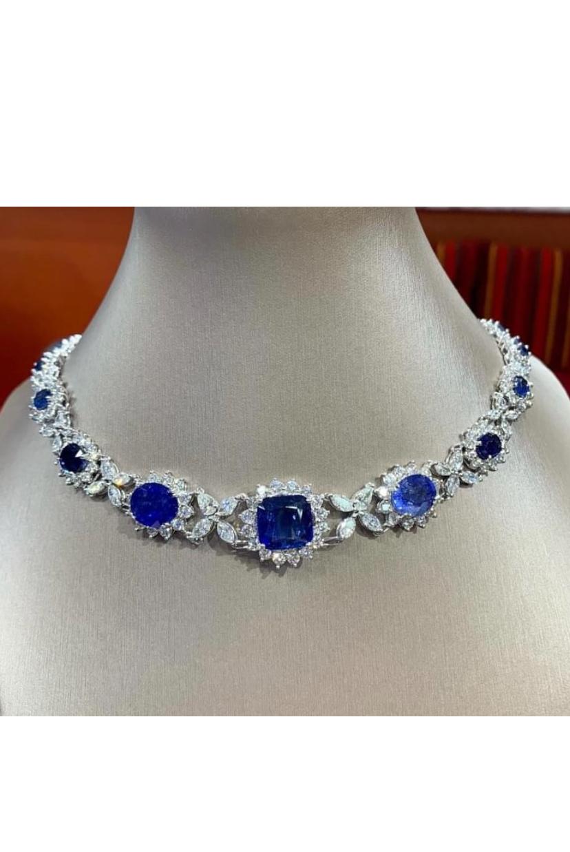 Saphirs bleus de Ceylan certifiés AIG 33,00 carats  14.00 Cts Diamants 18K  Collier Neuf - En vente à Massafra, IT