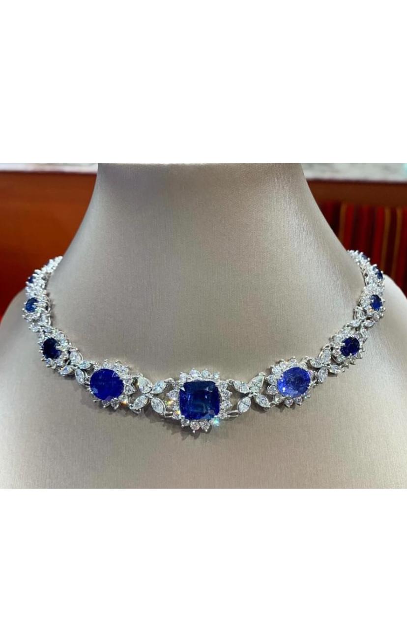 Saphirs bleus de Ceylan certifiés AIG 33,00 carats  14.00 Cts Diamants 18K  Collier en vente 1