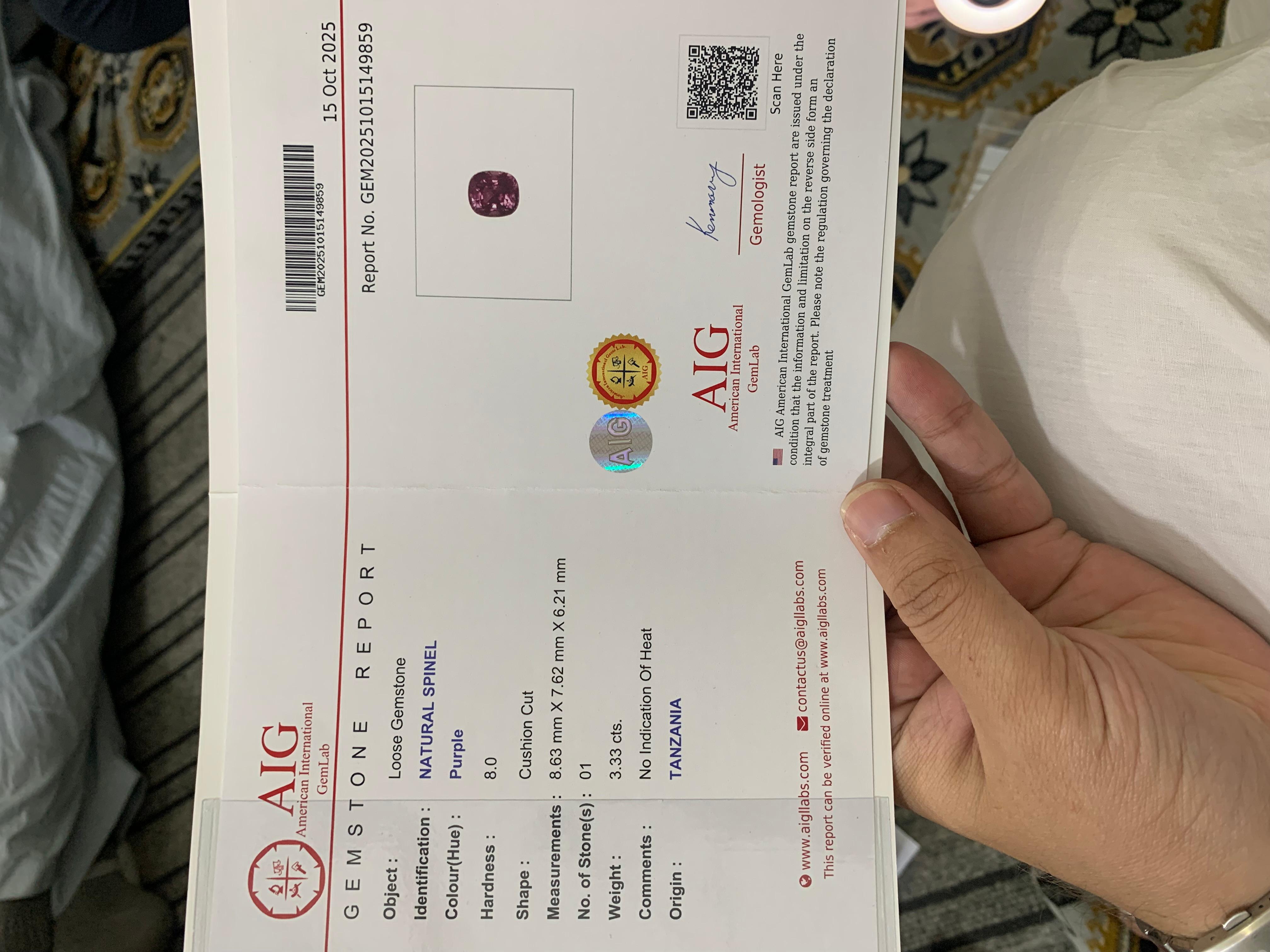 Gemma di forma a cuscino di spinello viola sciolto naturale certificata AIG da 3.33 carati in vendita 6