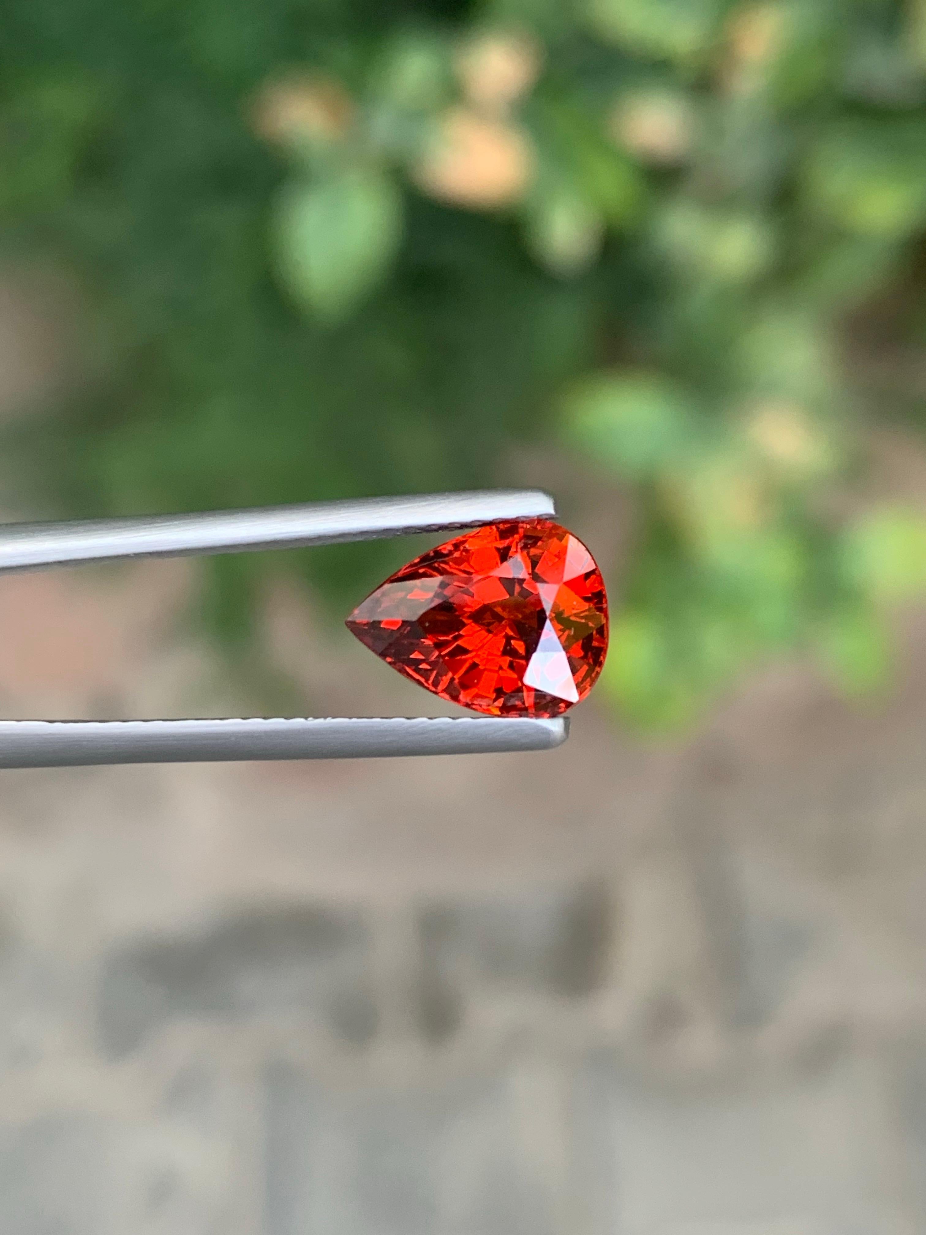 Facettierter Spessartin-Granat

Gewicht: 3,36 Karat
Abmessung: 10 x 7.61 x 5.68 Mm
Form: Birnenförmig
Herkunft: Mosambik
Farbe: Lebendiges Orange
Zertifikat: AIG-Zertifikat verfügbar

Spessartin ist ein Mangan-Aluminium-Granat; das Mangan verleiht