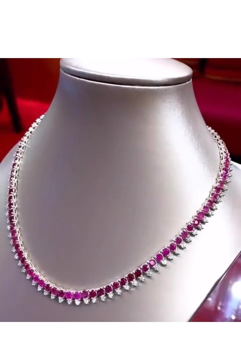 AIG Certified 33.60 Carats Burmese  Rubies  4.50 Ct Diamonds 18K Gold Necklace  In New Condition For Sale In Massafra, IT