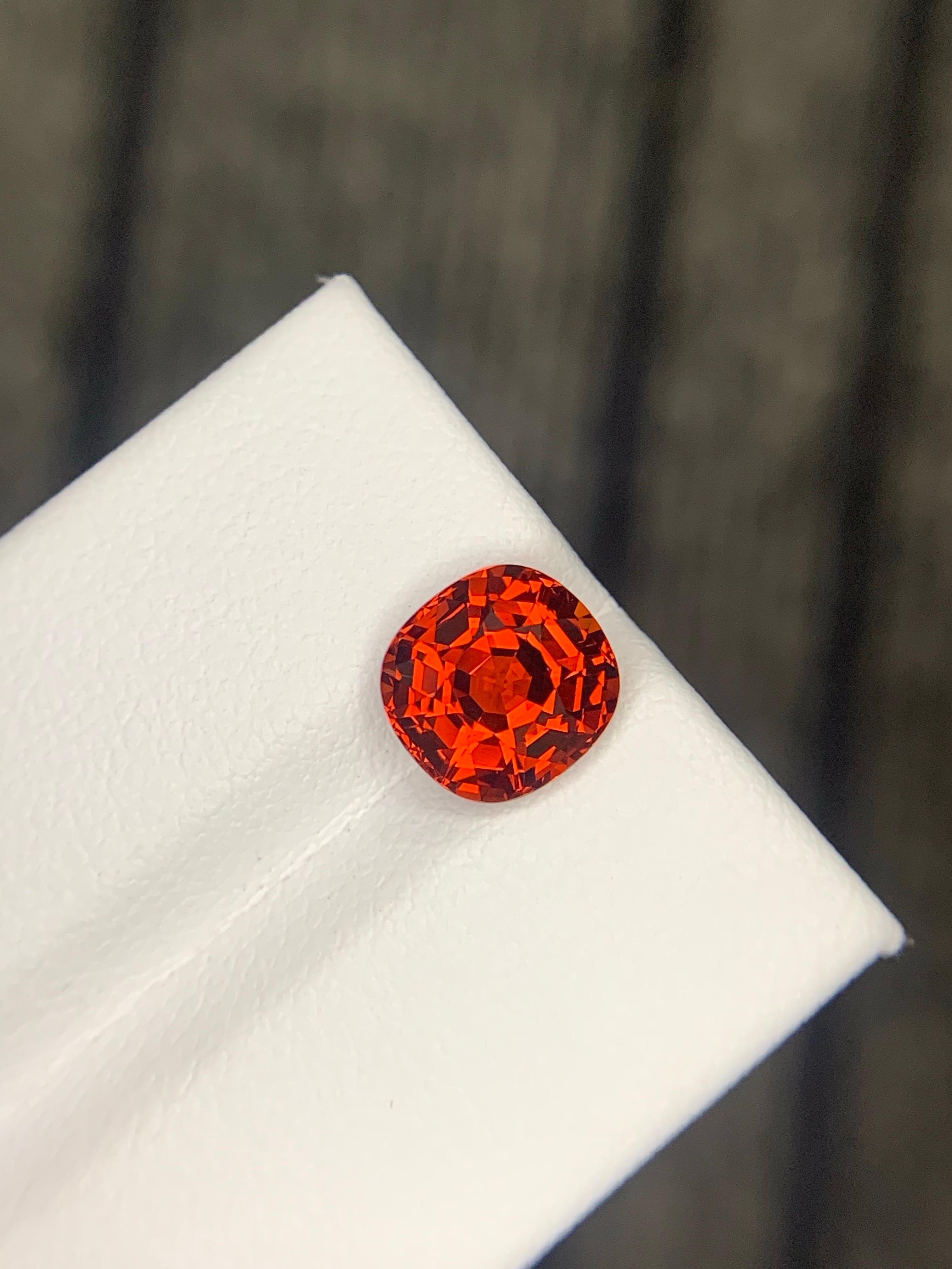 Gemma di granato spessartite sciolto naturale certificato AIG da 3,40 carati proveniente dal Mozambico in vendita 6