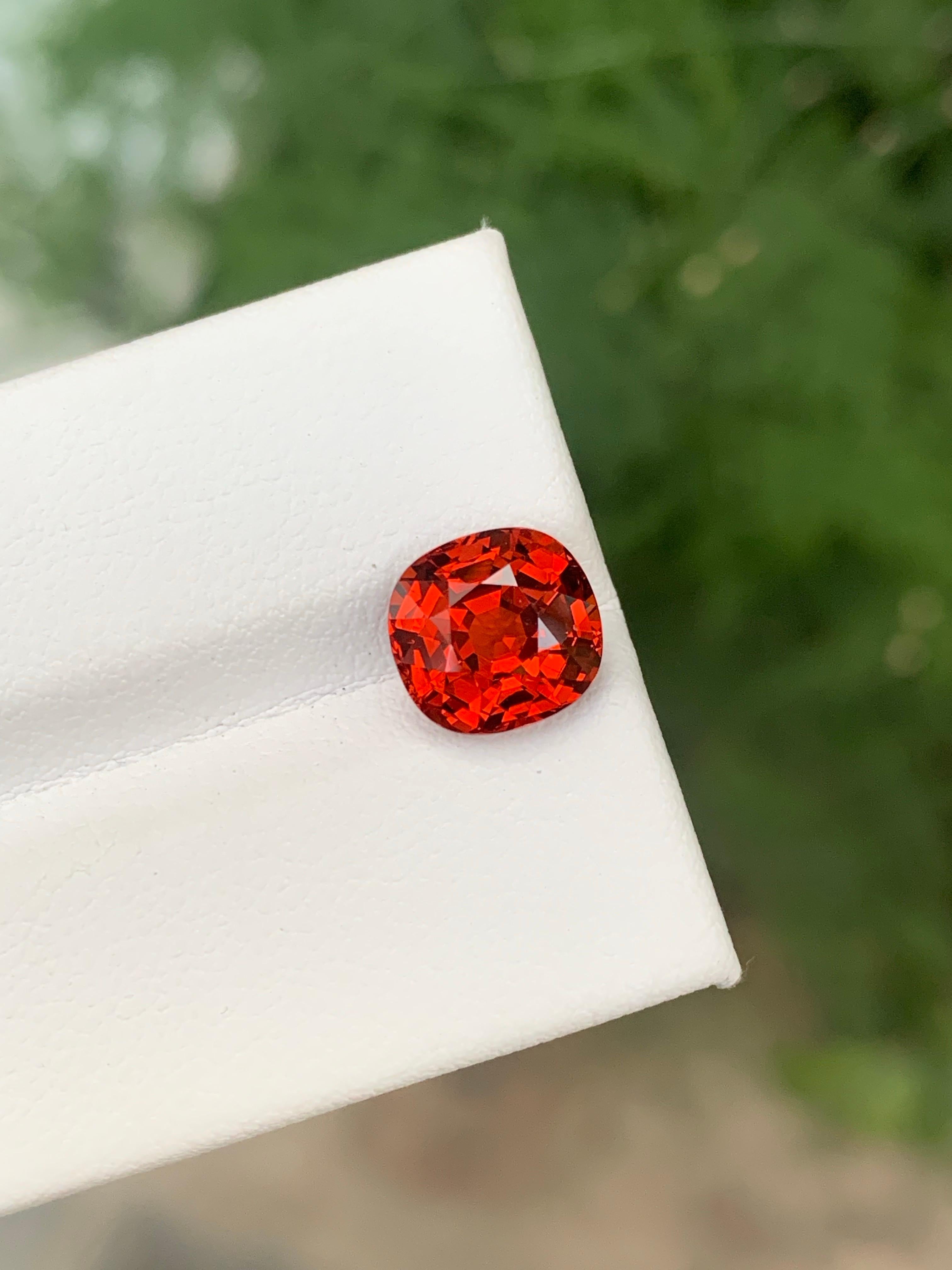 Gemma di granato spessartite sciolto naturale certificato AIG da 3,40 carati proveniente dal Mozambico in vendita 2