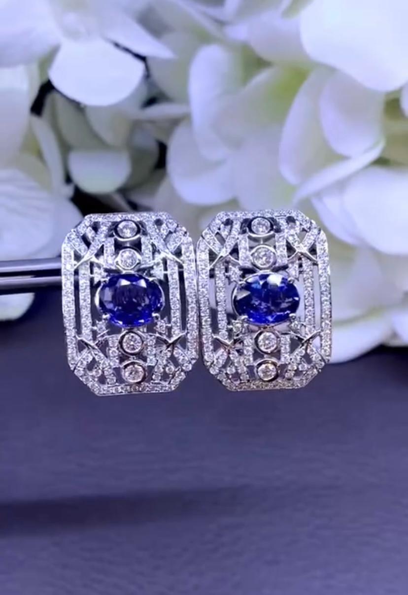 An exclusive Ceylon Sapphires and Diamonds earrings, in contemporary design, so fashion and glamour style. Elevate your look and adds a touch of class and charm on your outfit.
Magnificent earrings come in 18k gold with 2 pieces of Ceylon Sapphires