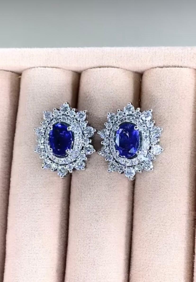 AIG Certified 3.40 Ct Ceylon Sapphires 2.25 Ct Diamonds 18K Gold Earrings For Sale 2