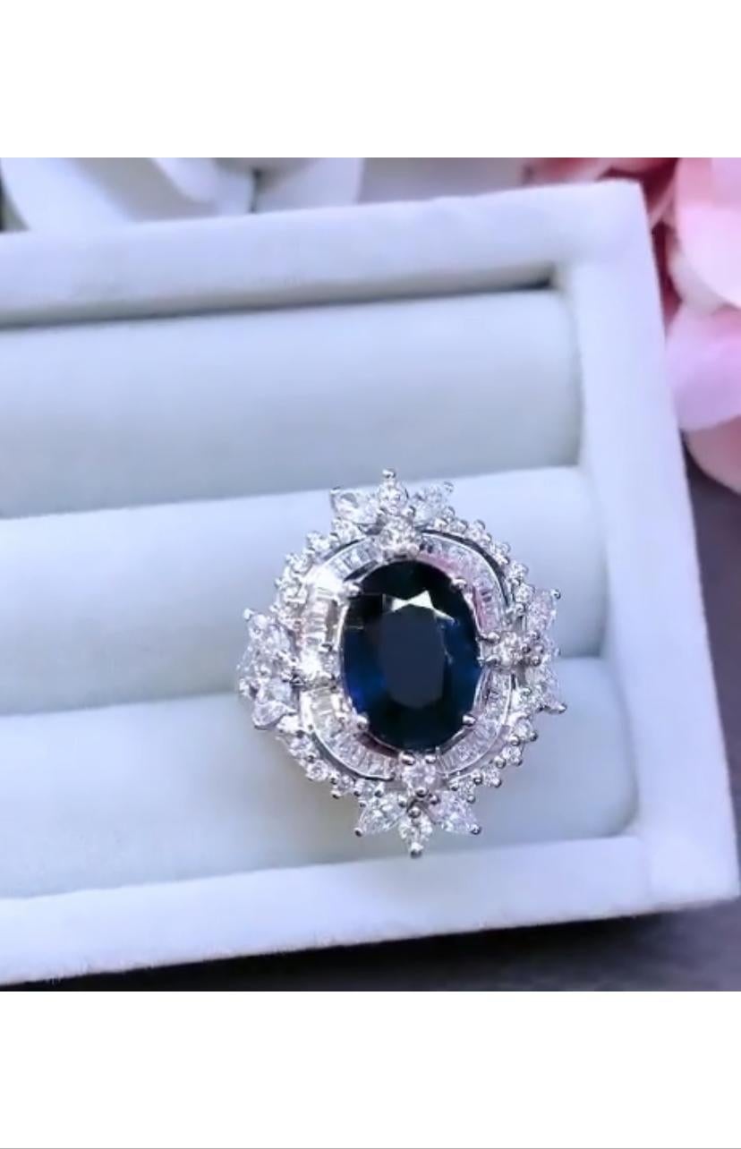 Bague en or 18 carats avec saphir bleu royal certifié AIG de 3,46 carats et diamants de 1,59 carat Pour femmes en vente