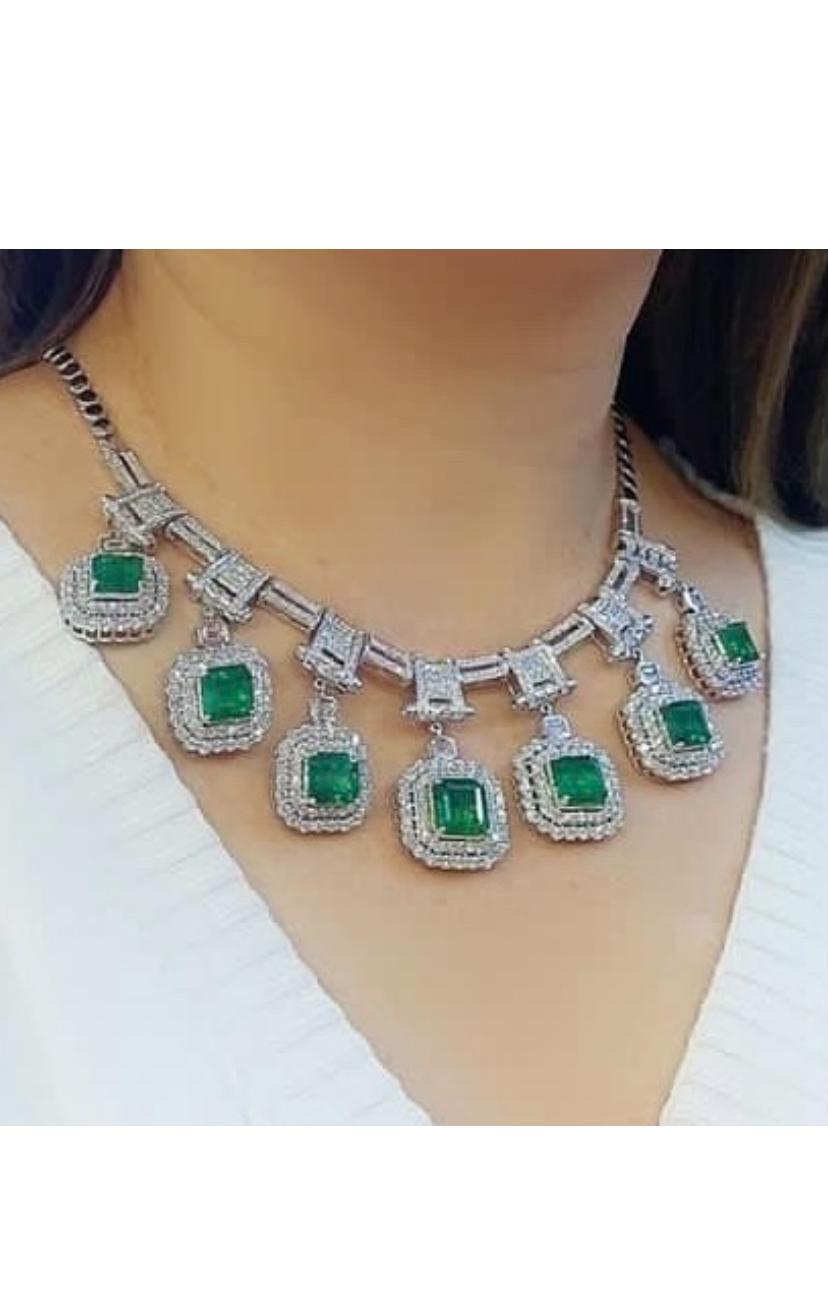 AIG Certified 34.60 Carats Zambian Emeralds  15.80 Ct Diamonds 18K Gold Necklace For Sale 1