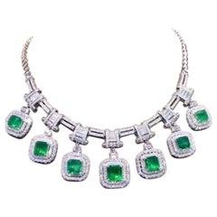 Esmeraldas de Zambia certificadas AIG de 34.60 quilates  Collar de oro de 18 quilates con diamantes de 15,80 quilates