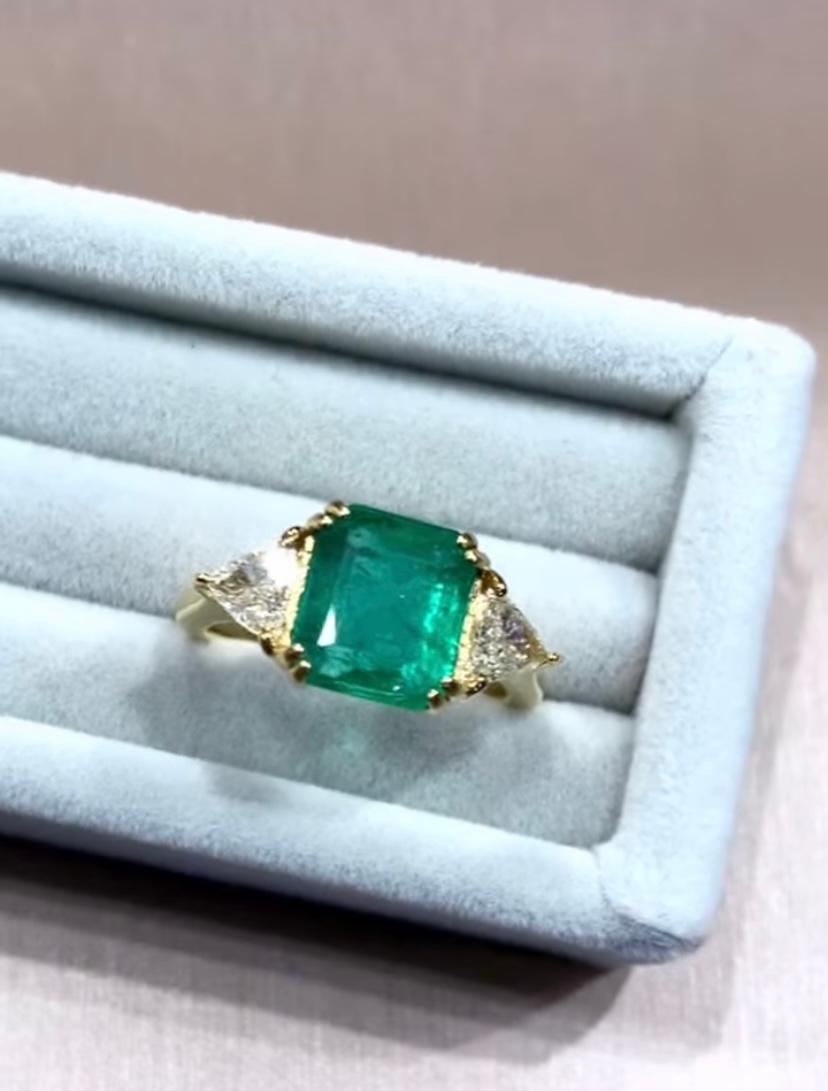 AIG Certified 3.49 Carat Zambian Emerald Diamonds 18K Gold Ring For Sale 1
