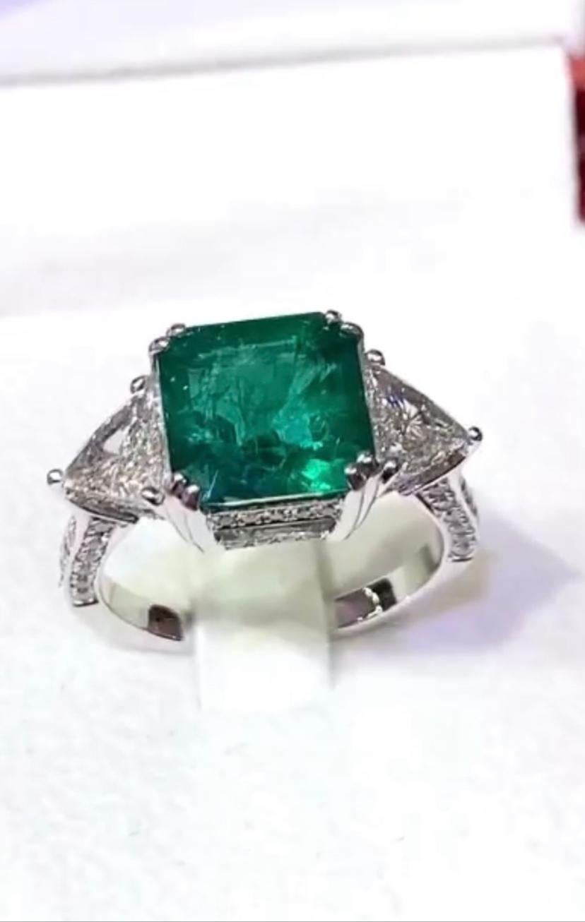 AIG-zertifizierter 3,49 Karat Zambia Smaragd-Diamant-Ring 1,32 Karat 18K Gold  Damen im Angebot
