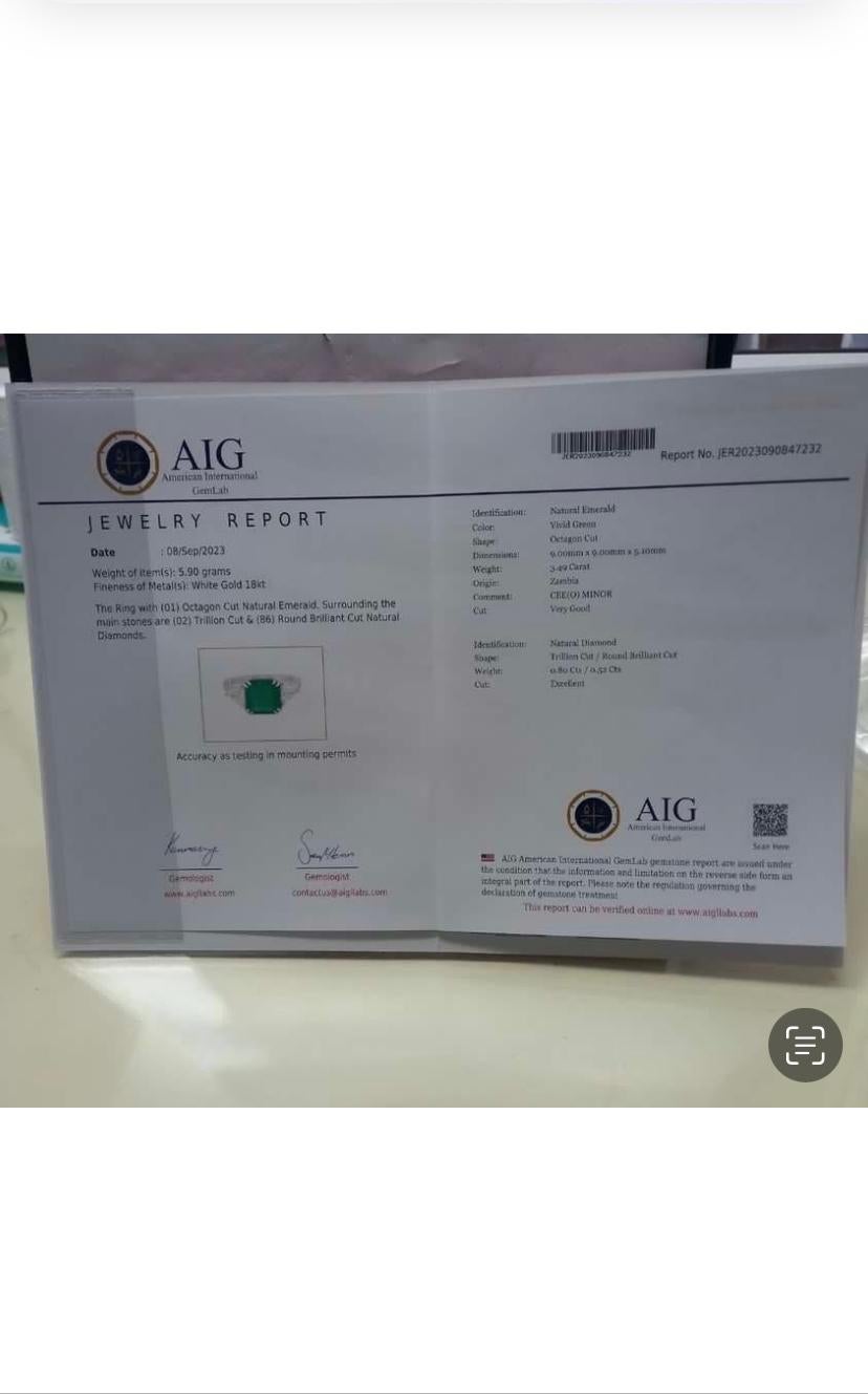 AIG Certified 3.49 Ct Zambia Emerald Diamonds 1.32 Ct 18K Gold Ring  en vente 4