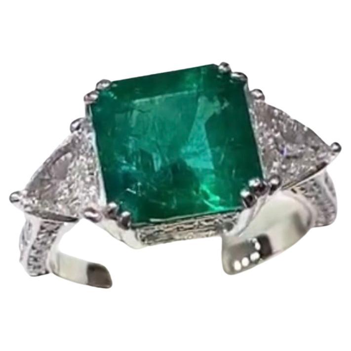 AIG Certified 3.49 Ct Zambia Emerald Diamonds 1.32 Ct 18K Gold Ring  For Sale