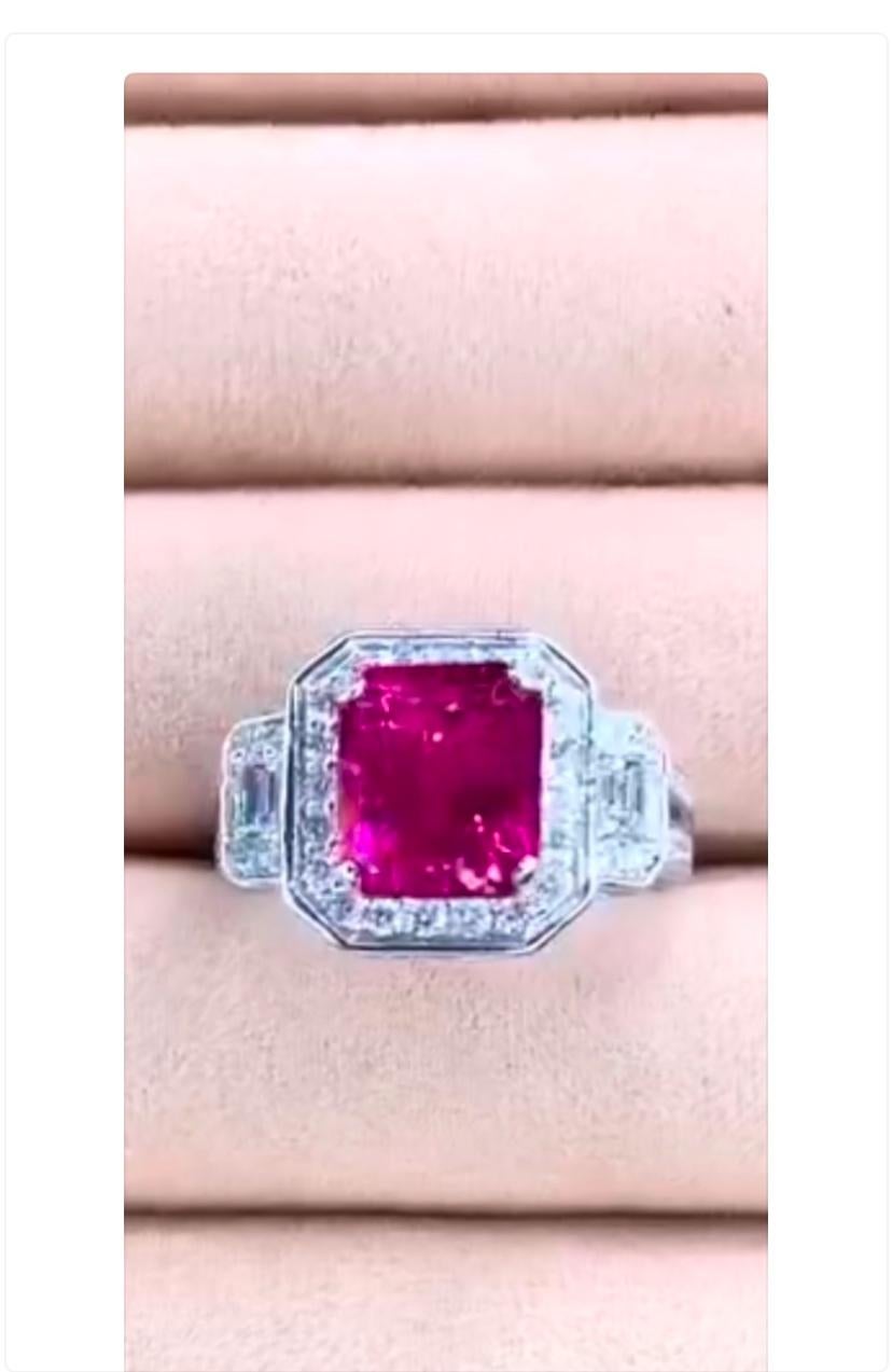 18 Karat Goldring, AIG-zertifizierter 3,50 Karat Rubellit Turmalin Diamanten im Angebot 2