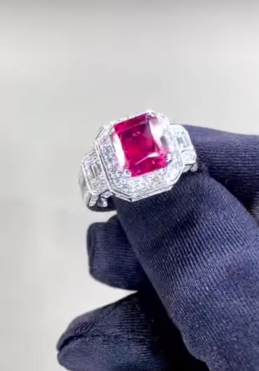 18 Karat Goldring, AIG-zertifizierter 3,50 Karat Rubellit Turmalin Diamanten im Angebot 4