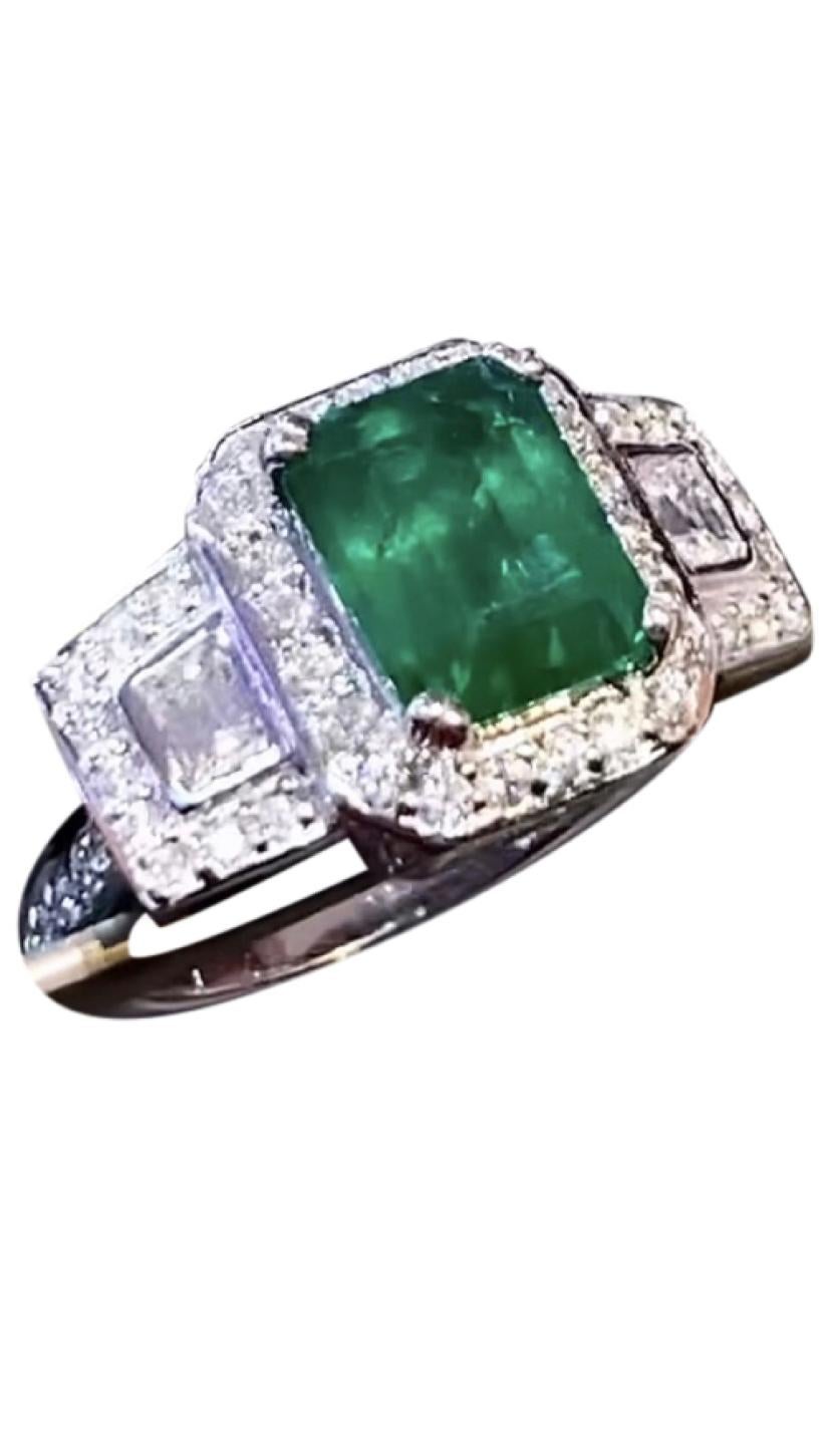 An exclusive Art Deco design, so exquisite and refined style, a very collectible piece, perfect for all events.
Ring come in  18k gold with a  perfect natural Zambia Emerald of 3.50 carat , fine quality, CEO minor, spectacular color , and natural