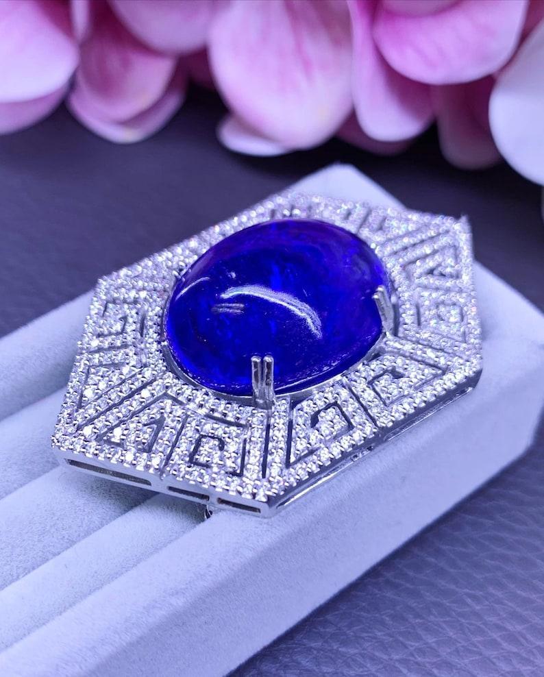AIG certified 35.76 ct of Tanzanite and 2.76 ct of diamonds on 18k gold Brooch For Sale 5