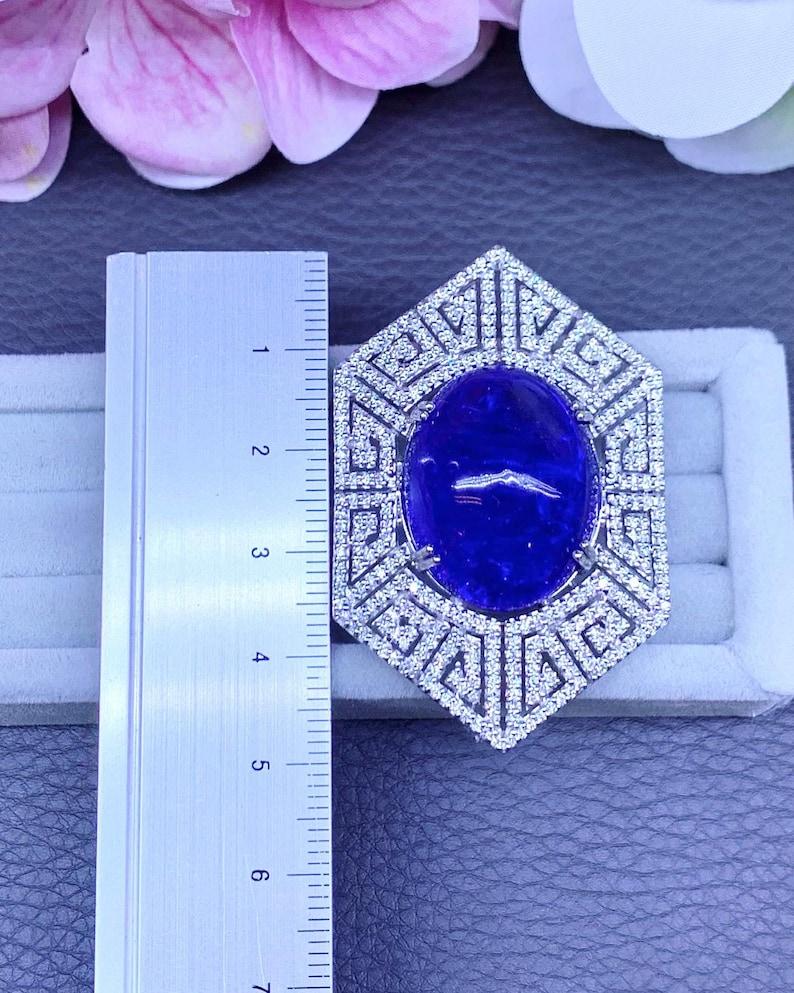 AIG certified 35.76 ct of Tanzanite and 2.76 ct of diamonds on 18k gold Brooch For Sale 3